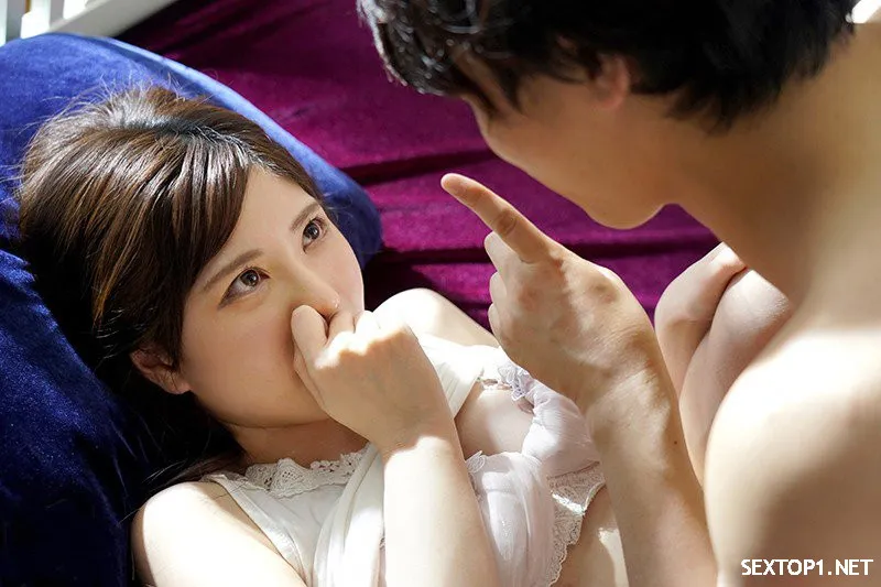 Dẫn bạn về nhà, bị bạn địt luôn vợ của mình